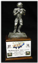 Statue with CupBase 2.JPG (61325 bytes)